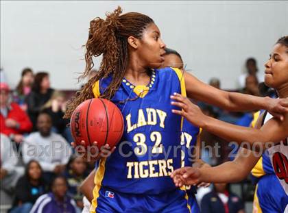 Thumbnail 1 in Smith vs. Salem  (Lady Greyhound Classic) photogallery.