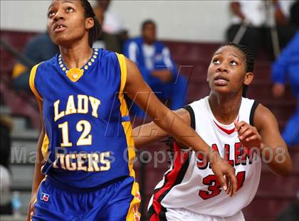 Thumbnail 2 in Smith vs. Salem  (Lady Greyhound Classic) photogallery.