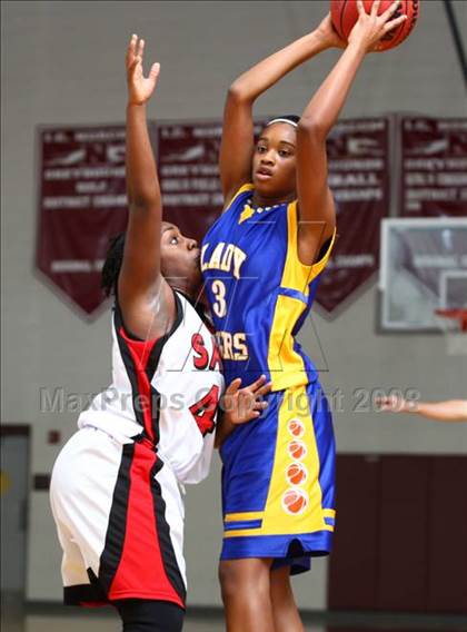 Thumbnail 3 in Smith vs. Salem  (Lady Greyhound Classic) photogallery.