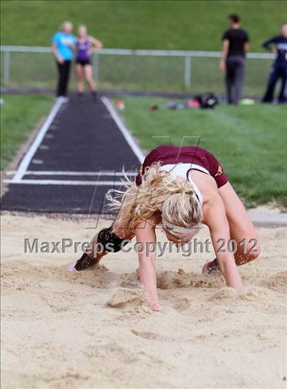 Thumbnail 3 in Iowa City Sherwood Relays (Long Jump/High Jump) photogallery.
