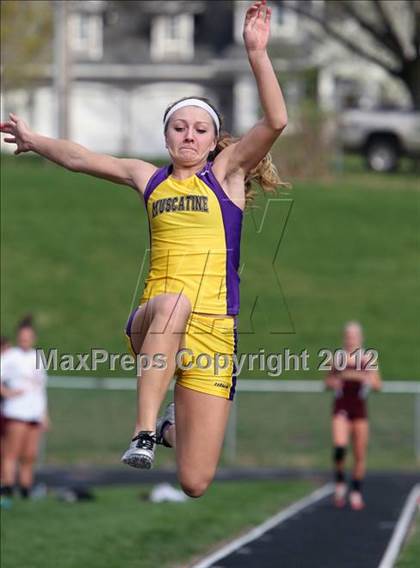 Thumbnail 3 in Iowa City Sherwood Relays (Long Jump/High Jump) photogallery.