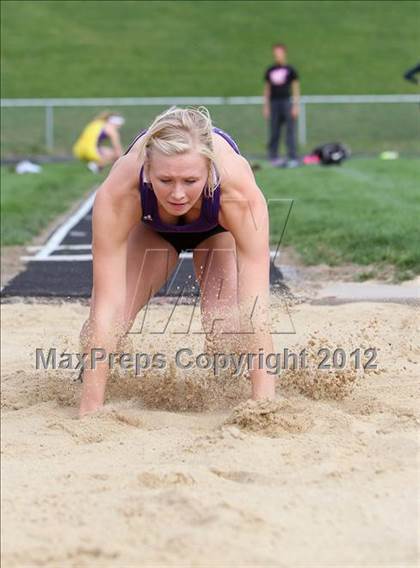 Thumbnail 3 in Iowa City Sherwood Relays (Long Jump/High Jump) photogallery.