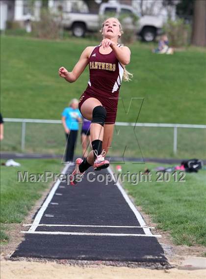 Thumbnail 3 in Iowa City Sherwood Relays (Long Jump/High Jump) photogallery.