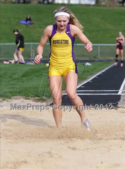 Thumbnail 3 in Iowa City Sherwood Relays (Long Jump/High Jump) photogallery.