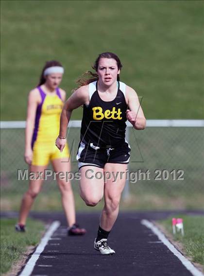 Thumbnail 3 in Iowa City Sherwood Relays (Long Jump/High Jump) photogallery.