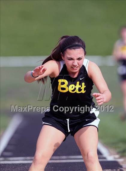 Thumbnail 1 in Iowa City Sherwood Relays (Long Jump/High Jump) photogallery.