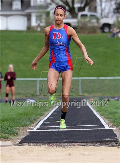 Thumbnail 3 in Iowa City Sherwood Relays (Long Jump/High Jump) photogallery.