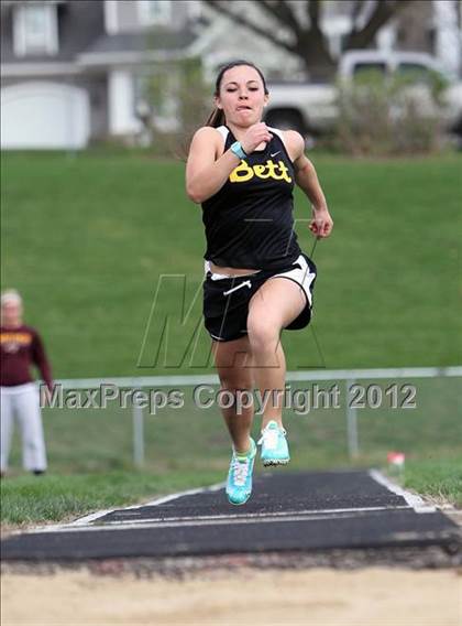 Thumbnail 3 in Iowa City Sherwood Relays (Long Jump/High Jump) photogallery.