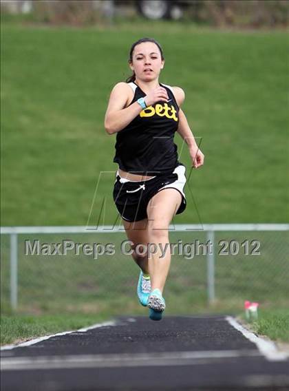 Thumbnail 3 in Iowa City Sherwood Relays (Long Jump/High Jump) photogallery.