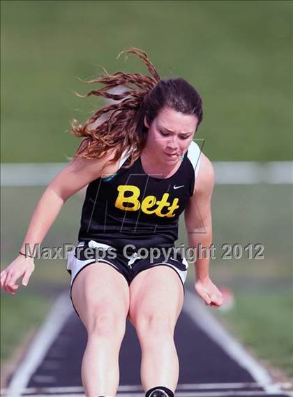 Thumbnail 2 in Iowa City Sherwood Relays (Long Jump/High Jump) photogallery.