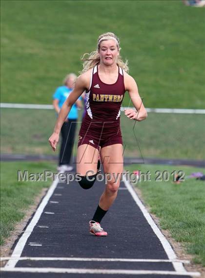 Thumbnail 2 in Iowa City Sherwood Relays (Long Jump/High Jump) photogallery.