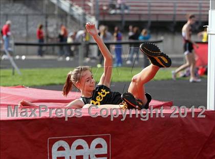 Thumbnail 3 in Iowa City Sherwood Relays (Long Jump/High Jump) photogallery.