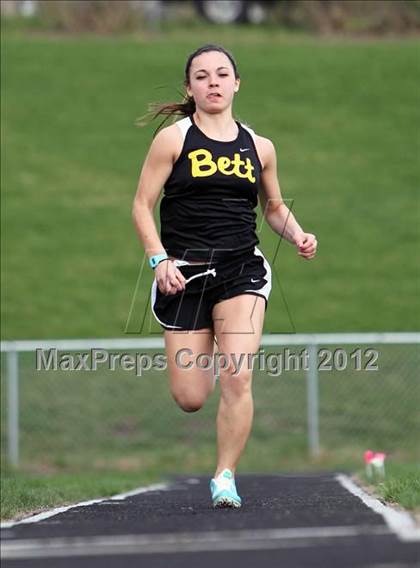Thumbnail 1 in Iowa City Sherwood Relays (Long Jump/High Jump) photogallery.