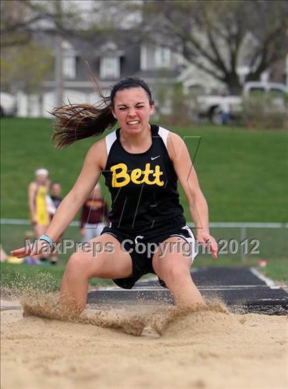 Thumbnail 2 in Iowa City Sherwood Relays (Long Jump/High Jump) photogallery.