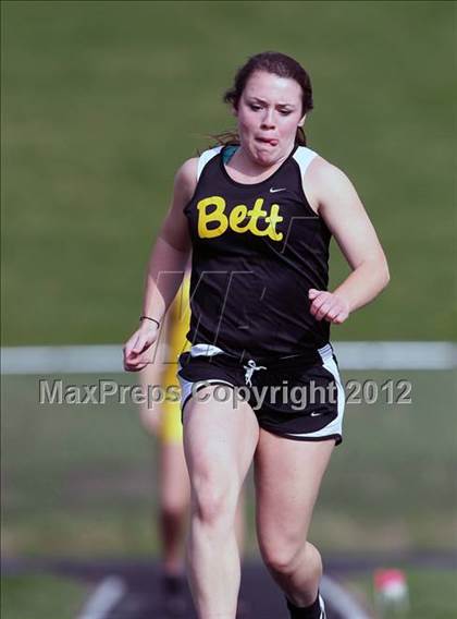 Thumbnail 3 in Iowa City Sherwood Relays (Long Jump/High Jump) photogallery.