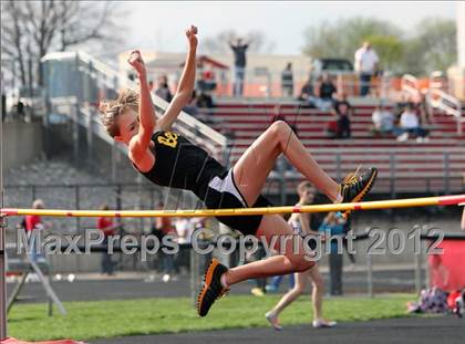 Thumbnail 3 in Iowa City Sherwood Relays (Long Jump/High Jump) photogallery.