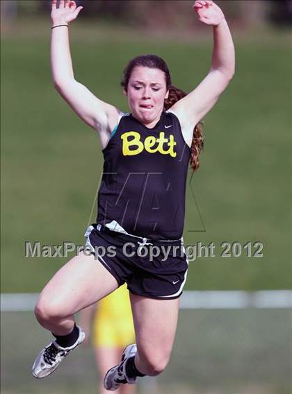 Thumbnail 1 in Iowa City Sherwood Relays (Long Jump/High Jump) photogallery.