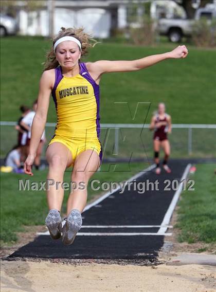 Thumbnail 1 in Iowa City Sherwood Relays (Long Jump/High Jump) photogallery.