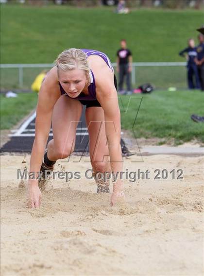 Thumbnail 1 in Iowa City Sherwood Relays (Long Jump/High Jump) photogallery.