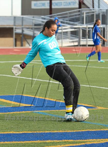 Thumbnail 3 in Decatur vs Boswell (EMSISD X-Town Shootout) photogallery.