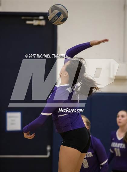 Thumbnail 2 in Montgomery vs. Shasta photogallery.