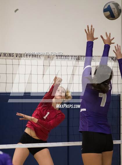 Thumbnail 3 in Montgomery vs. Shasta photogallery.