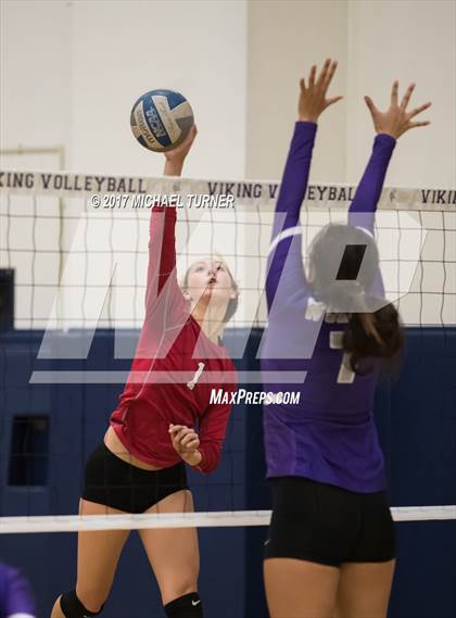 Thumbnail 2 in Montgomery vs. Shasta photogallery.