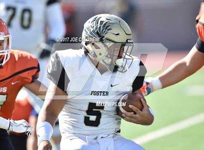 Thumbnail 3 in Foster vs Burbank (Class 5A Div I Bidistrict) photogallery.