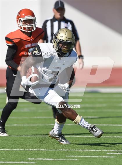 Thumbnail 3 in Foster vs Burbank (Class 5A Div I Bidistrict) photogallery.