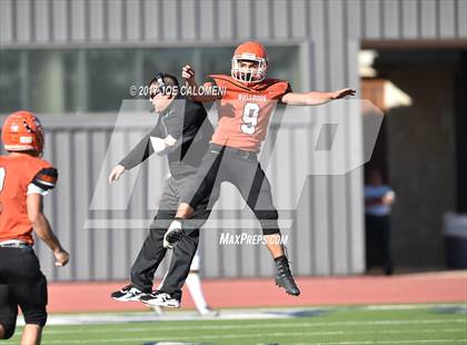 Thumbnail 3 in Foster vs Burbank (Class 5A Div I Bidistrict) photogallery.