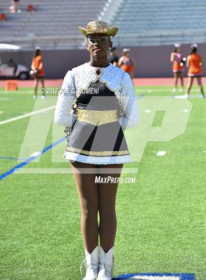 Thumbnail 1 in Foster vs Burbank (Class 5A Div I Bidistrict) photogallery.