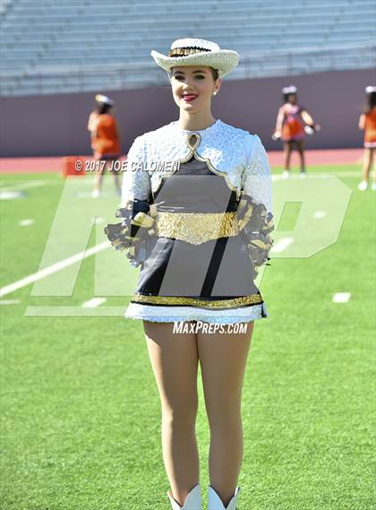 Thumbnail 3 in Foster vs Burbank (Class 5A Div I Bidistrict) photogallery.