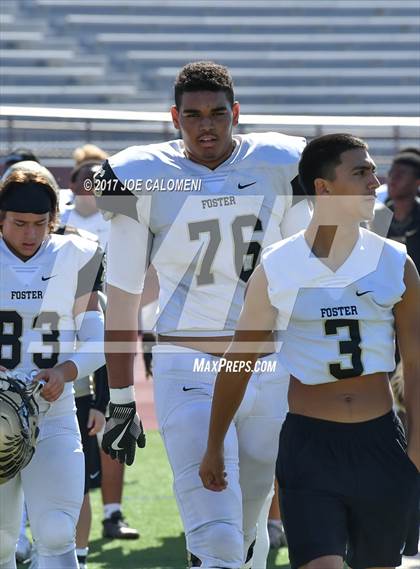 Thumbnail 3 in Foster vs Burbank (Class 5A Div I Bidistrict) photogallery.