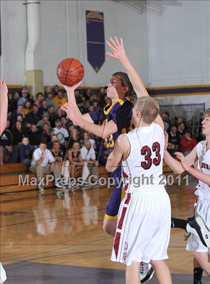 Thumbnail 2 in Clayton vs Spring Valley (Clayton Holiday Tournament) photogallery.