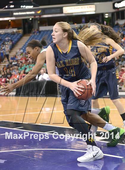 Thumbnail 3 in Oak Ridge vs. St. Mary's (CIF SJS D1 Final) photogallery.