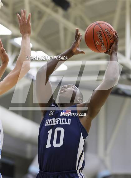 Thumbnail 1 in Bakersfield @ Clovis North photogallery.