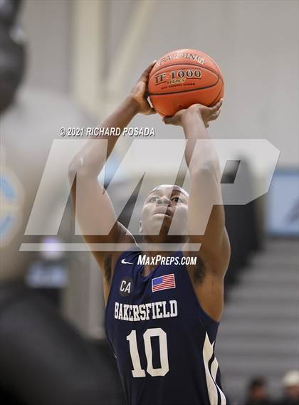 Thumbnail 3 in Bakersfield @ Clovis North photogallery.