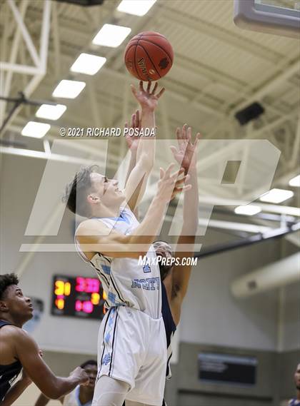 Thumbnail 1 in Bakersfield @ Clovis North photogallery.