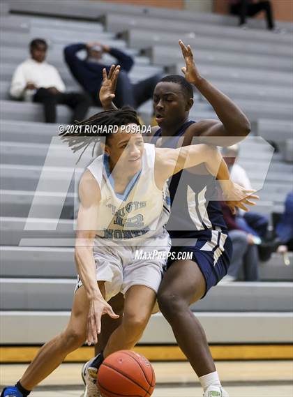 Thumbnail 2 in Bakersfield @ Clovis North photogallery.
