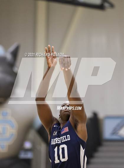 Thumbnail 1 in Bakersfield @ Clovis North photogallery.