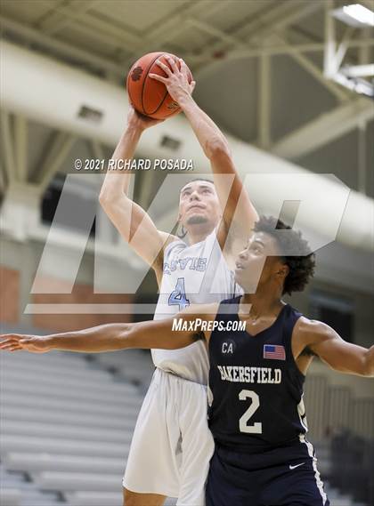 Thumbnail 2 in Bakersfield @ Clovis North photogallery.