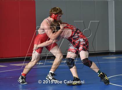 Thumbnail 3 in San Antonio Lee Invitational photogallery.
