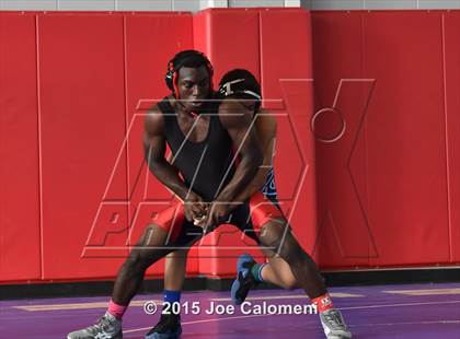 Thumbnail 3 in San Antonio Lee Invitational photogallery.