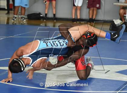 Thumbnail 2 in San Antonio Lee Invitational photogallery.