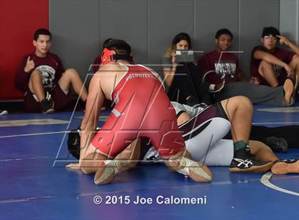 Thumbnail 2 in San Antonio Lee Invitational photogallery.