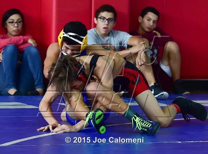Thumbnail 3 in San Antonio Lee Invitational photogallery.