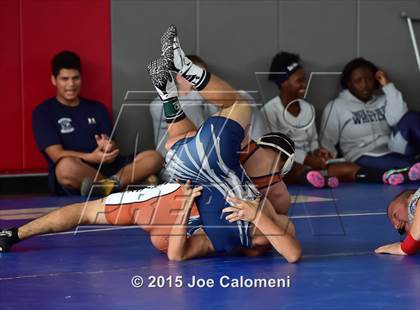 Thumbnail 3 in San Antonio Lee Invitational photogallery.