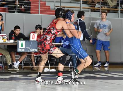 Thumbnail 3 in San Antonio Lee Invitational photogallery.