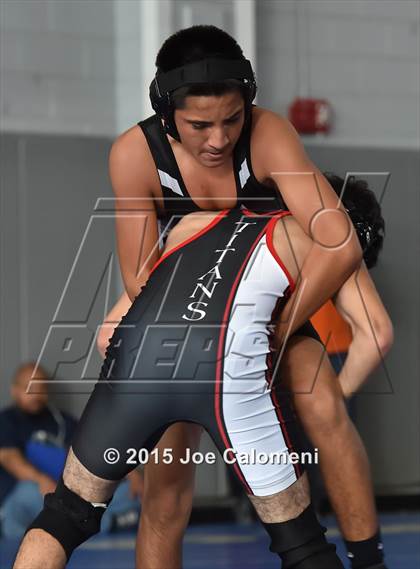 Thumbnail 2 in San Antonio Lee Invitational photogallery.