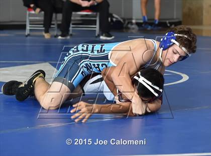 Thumbnail 3 in San Antonio Lee Invitational photogallery.